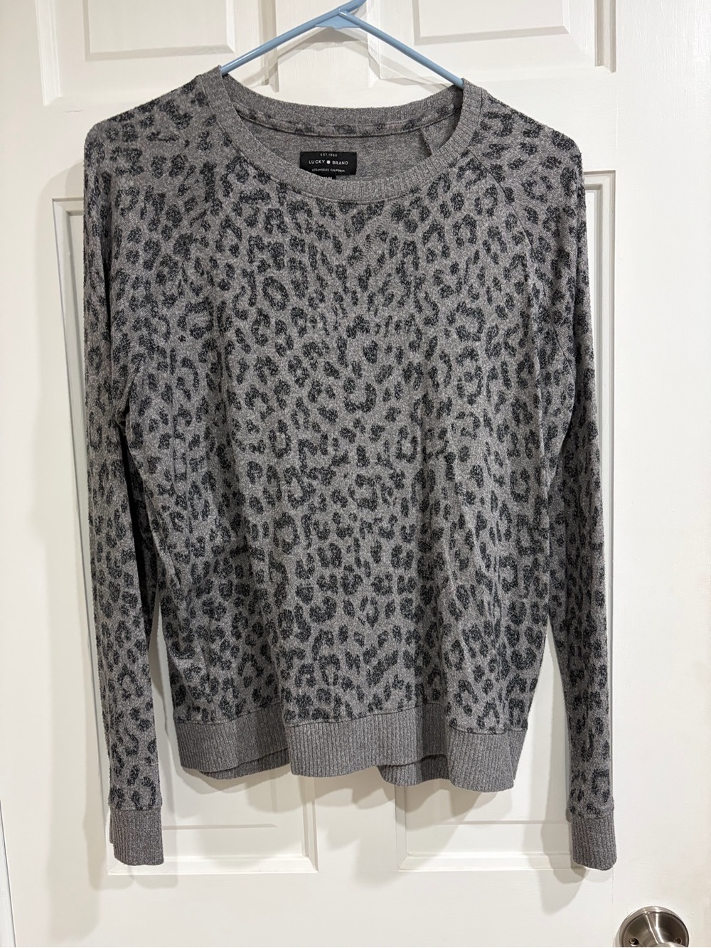 Women’s Lucky Brand Gray Leopard Print Crewneck Sweater